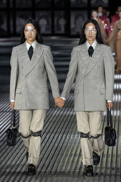 Look 42